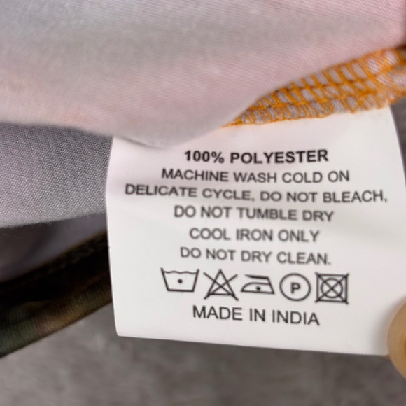 NWT Breckle Women's The Scream Art Print Long Sleeve Top Size L Multicolor - Picture 7 of 8